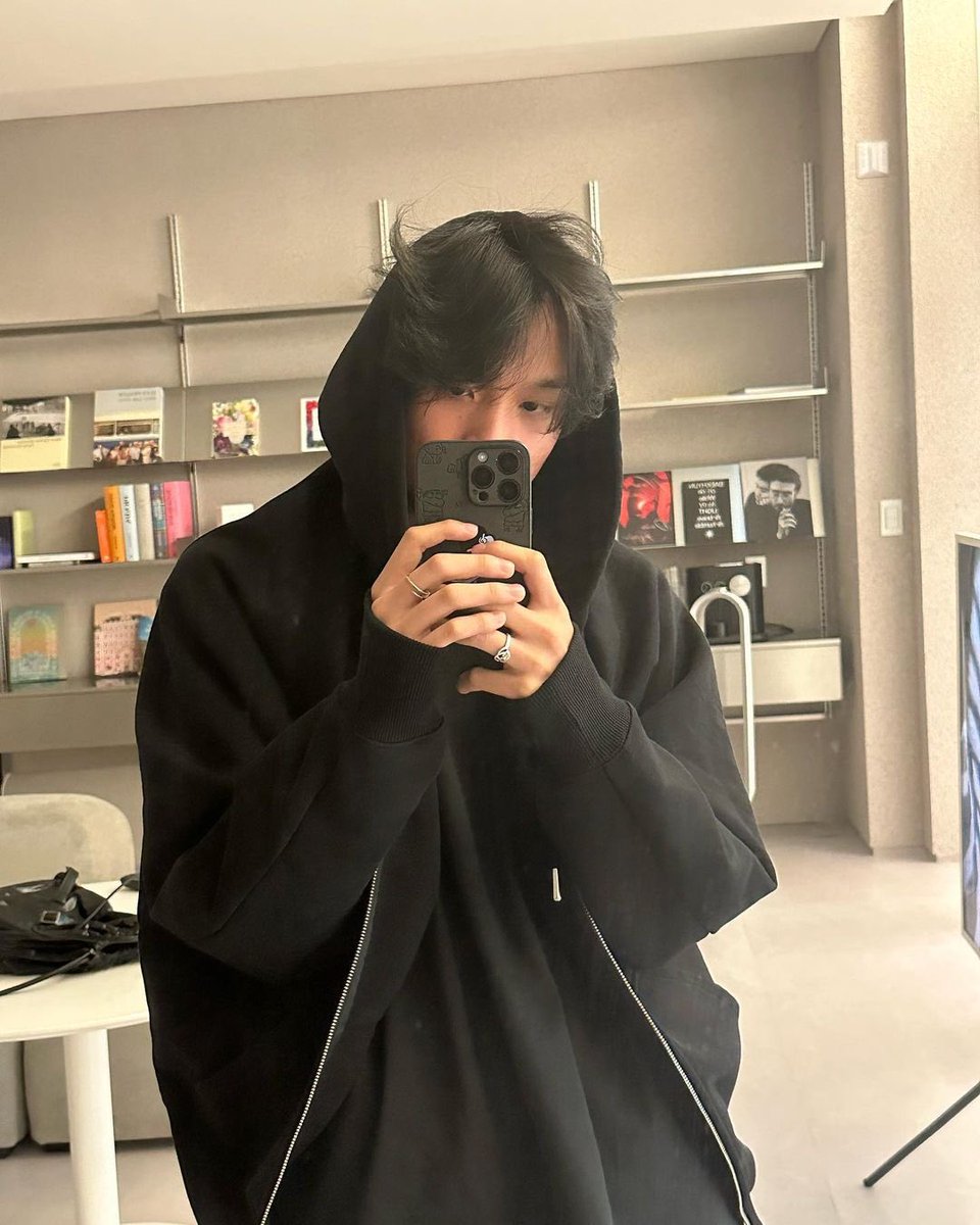 sunhaefs's tweet photo. 3 years ago today, haechanahceah 🖤 https://t.co/LXuWuz2gbm