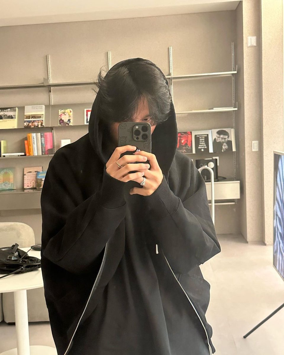 sunhaefs's tweet photo. 3 years ago today, haechanahceah 🖤 https://t.co/LXuWuz2gbm