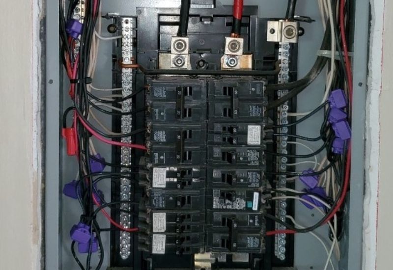 Burley_Electric's tweet photo. When it comes to keeping your🏡home safe, efficient, and ready for modern power demands, the electrical panel plays a much bigger role than many homeowners realize.👉Click here to learn some of the signs yours needs an upgrade: https://t.co/0tSGCymJHW https://t.co/DvCRH0y06b