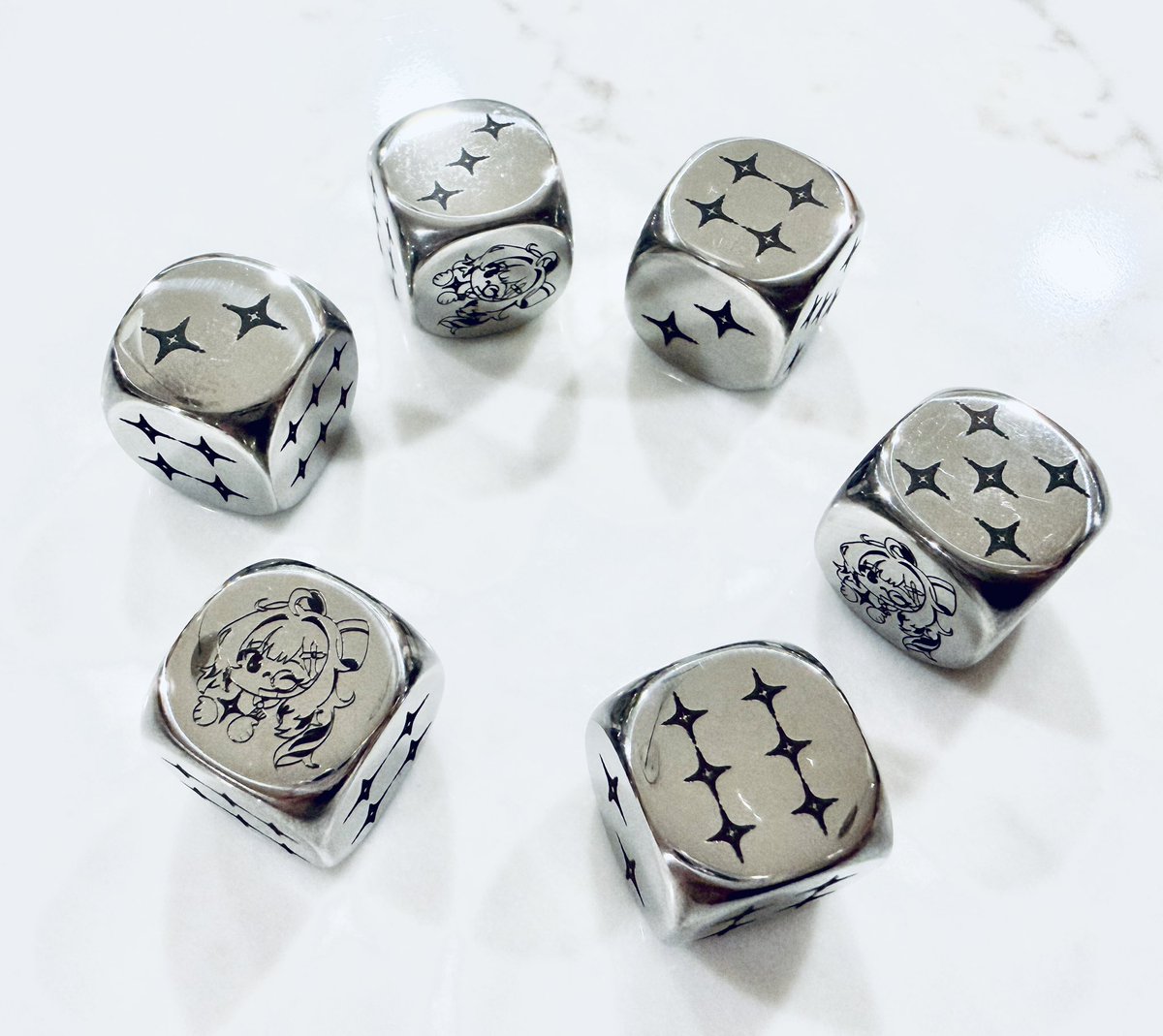 kanikamafry's tweet photo. Time to 💐GATHER🌿

Made some metal dice, featuring Arisanna and astra coded stars💫

Will bring some with me to Ascent Worlds Singapore! 
#grandarchivetcg #grandarchive https://t.co/oC0gILoxbt