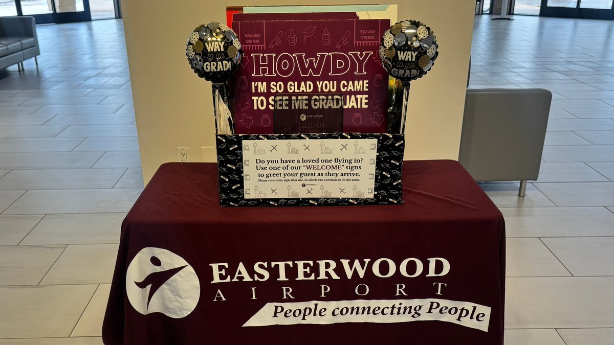 flyeasterwood's tweet photo. Hey, summer graduates! Are your loved ones landing at CLL for your commencement ceremony this weekend? We have four greeting signs available for you to welcome them as they arrive.
#FlyLocal #BCSAirport #PeopleConnectingPeople #Whoop #GigEm https://t.co/sSizREsmK8