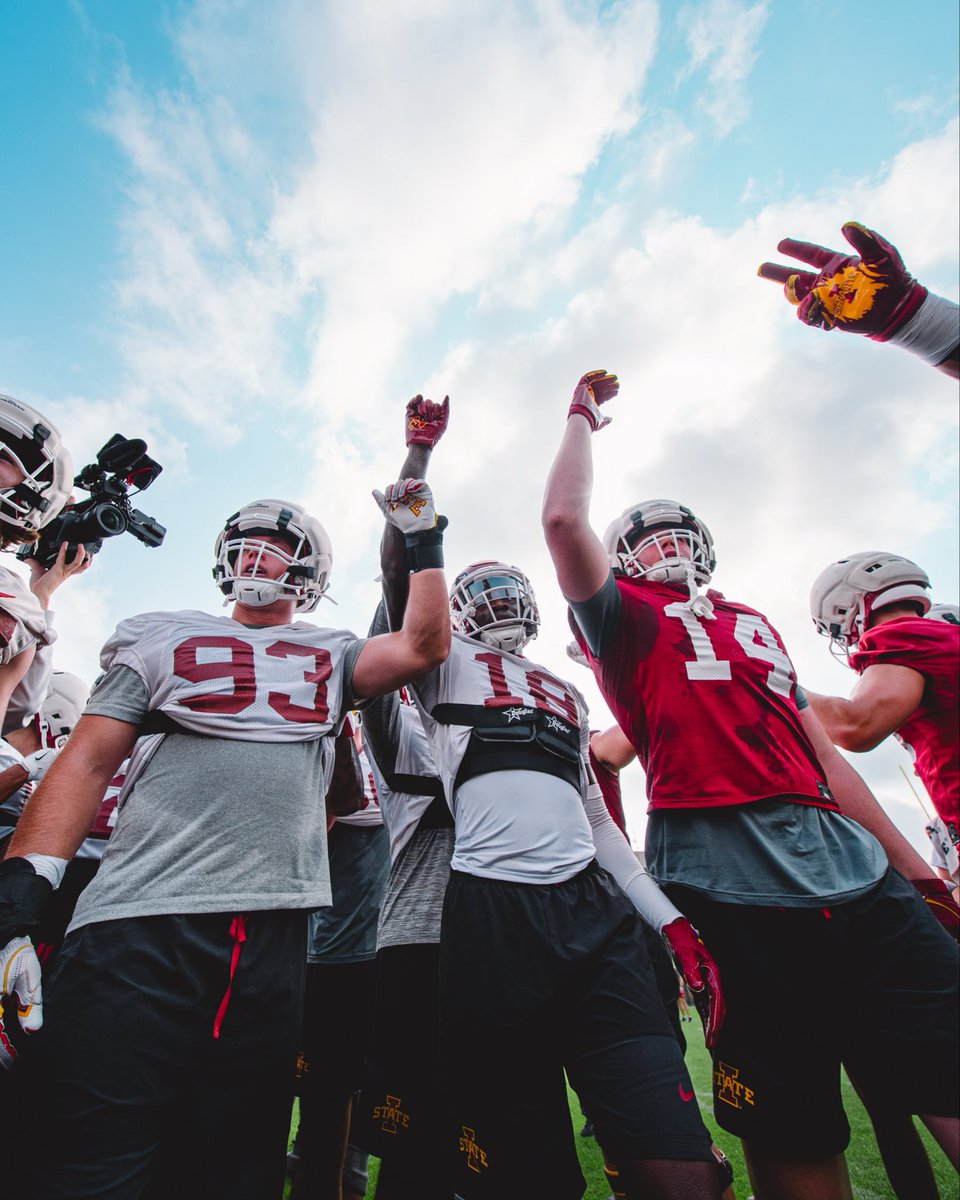 CycloneFB's tweet photo. day two starts now. ⛺️☀️ https://t.co/oDupK4hcR6