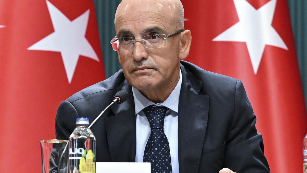 Pardonhaber's tweet photo. Mehmet Şimşek: 

"Kişi başına düşen milli gelirimizi, 3.616 dolardan 18.040 dolara yükselttik." https://t.co/9wiHTdjukr