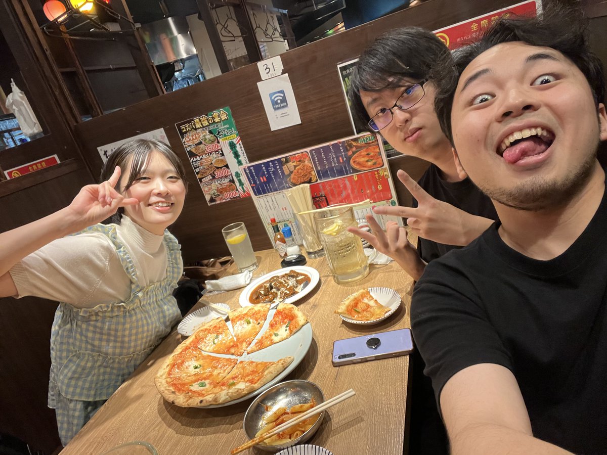 ibushi_192's tweet photo. 同期と初飲み🍺この二人と一組ずつユニット組んでM-1出ます！あともう二人とも組んで出るのでコンビとユニット合わせて計5組でエントリー予定です、全部勝つ！！！

飲み好きなんでクラス関係なく32期の誰でも行きましょう💃口軽いのでそこだけ注意で。 https://t.co/a8PUNpbL6w