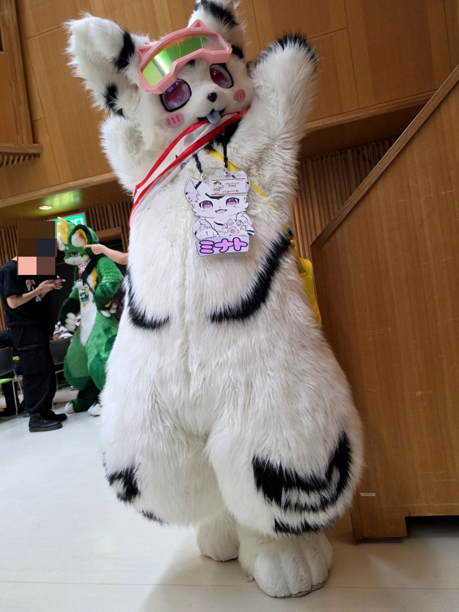 Rou_0403's tweet photo. セクシーポーズ...？🤔🐾

#FursuitFriday #Fursuit https://t.co/IXp5sTYLYR