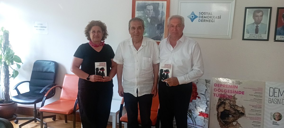 SDD_GenelMerkez's tweet photo. TMMOB Ziraat Mühendisleri Odası Genel Başkanı Hasan Murat KAPIKIRAN ve 2. Başkan Şule YILDIRIM derneğimize ziyaret gerçekleştirdi.
Nazik ziyaretlerinden dolayı kendilerine teşekkür ederken, diyalog ve dayanışmayı güçlendiren bu tür buluşmaların artarak devam etmesini dileriz. https://t.co/prTxgLzI8e