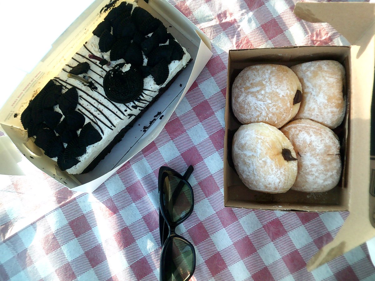 joyrieds's tweet photo. went on picnic today it was amazing https://t.co/AU4pXX7uf6