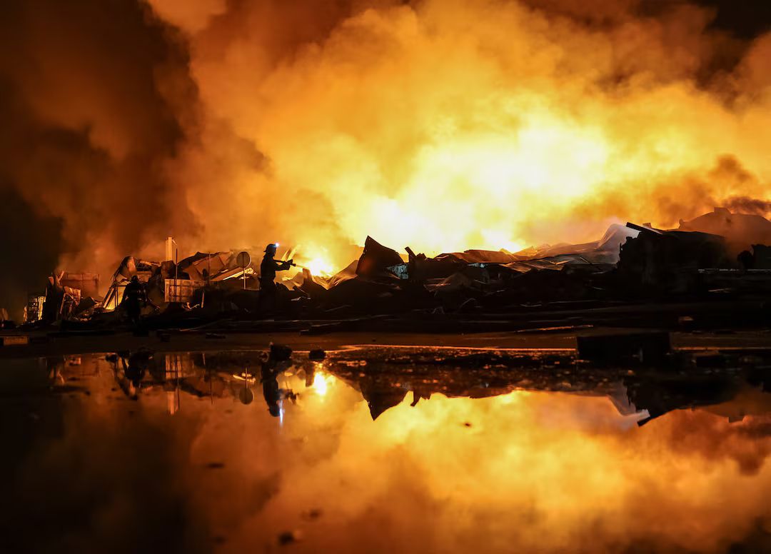 MarioNawfal's tweet photo. 🇷🇺🇺🇦 Russia spent July gutting the warehouses that keep Ukraine stocked.

Since the start of the month, strikes have wiped out over 400,000 square meters of warehouse and logistics space. 

The hit list reads like a receipt from daily life: Rozetka, Epicentr, Nova Poshta, Novus, Fozzy Group, Puma, Liqui Moly, and Toyota Ukraine.

Zoom out and it's worse. The Kyiv region has lost more than 1 million square meters since the full-scale invasion, roughly half of what it had before the war.

This is the quiet part of the war. Parcels, groceries, car parts, and construction supplies all move through these hubs, and every strike thins out what's left to keep goods flowing to millions of people.

Source: Forbes Ukraine / Writer: Daniyal