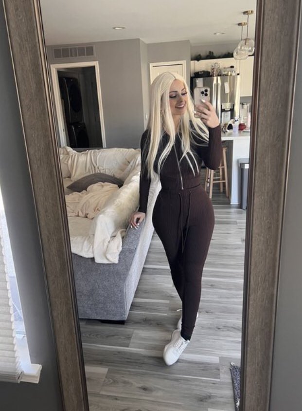 magxppx's tweet photo. @browniecookies4 @rubbersuckie Dm me I don’t know if we can know each other better https://t.co/VOSzPDvqoM
