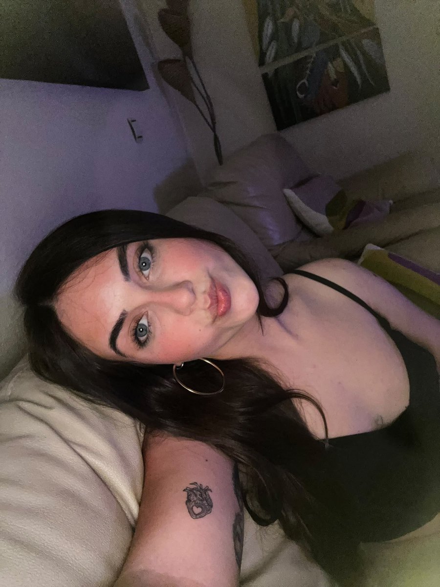 clau04lop's tweet photo. Deja que me convierta en tu adicción🫵🏼💅🏻 #findom #moneymiss #paypig #finsub
#sumiso #dominacion #moneyslave
#pagafantas #slave #finfet #pelele
#cornudosumiso #sumisofinanciero
#cajerohumano https://t.co/YXIHPmBlw4