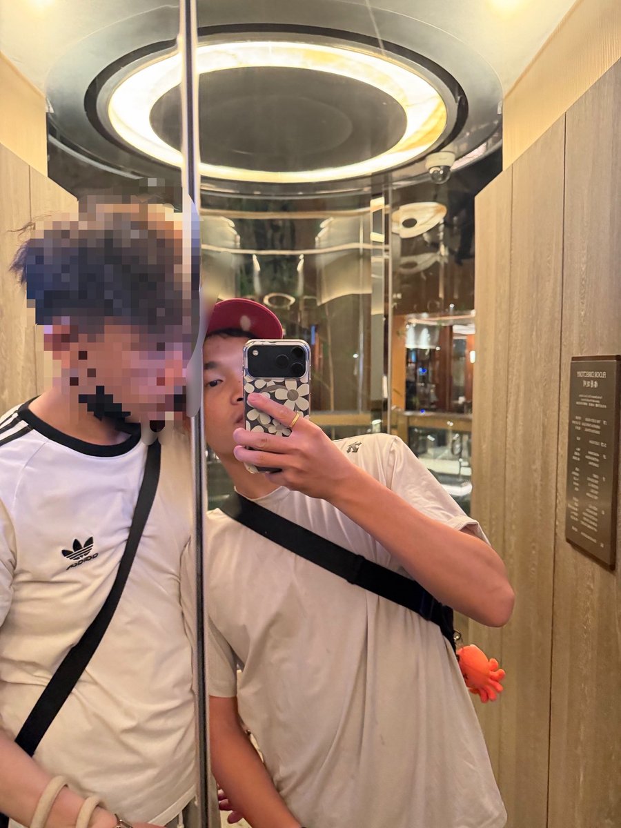 liu950713's tweet photo. 來台北出差 偶遇帥哥哥😳❤️
Ft.@tp_foot930606 https://t.co/GLVb0NTn8g