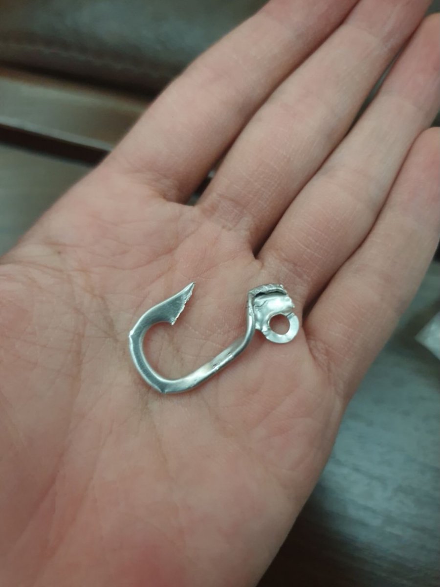 historyinmemes's tweet photo. Beer can instructions showing how to transform the pull tab into a fishing hook.

Beer brand No Bad Days created a ring pull that serves a second purpose: it can be transformed into a functional fishing hook. By cutting it out, bending the loop back into shape, and attaching it to a fishing line, a simple piece of packaging becomes a usable survival tool rather than waste.

Outdoor enthusiasts and survivalists have improvised similar ideas with soda cans and pull tabs for decades, but this concept takes that creativity and builds it directly into the product design. It is a small detail, yet it reflects a mindset valued in bushcraft communities—finding practical uses for everyday objects and turning something disposable into something useful.