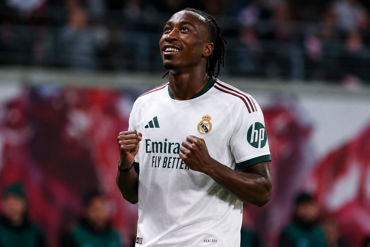 lupainho's tweet photo. For years, Real Madrid have had world-class forwards.

What they’ve lacked is a winger who terrifies defenders before the ball even reaches him.

That’s why Yan Diomande matters.

This isn’t just another talented young player.

It’s a tactical decision.

Mourinho’s best teams have always had someone capable of turning one defensive mistake into a goal within seconds.

A player who attacks space instead of waiting for it.

A player defenders fear leaving one-on-one.

Diomande brings that profile.

His pace stretches defensive lines.

His directness creates room for Mbappé, Vinícius, Bellingham, and the midfield.

His willingness to run beyond the last defender forces opponents to defend deeper, opening spaces Real Madrid haven’t consistently exploited in recent years.

For Mourinho, this isn’t just another attacker.

It’s another tactical weapon.

For Florentino Pérez, it’s another investment before the rest of Europe drives the price even higher.

Real Madrid aren’t simply collecting talent.

They’re building a squad with different solutions for different matches.

That’s how dynasties are built.

Not with eleven stars.

With twenty-five players who each solve a different football problem.

Debate:

Is Yan Diomande the closest profile Real Madrid have signed to Gareth Bale’s explosiveness, or do you see him becoming something completely different?