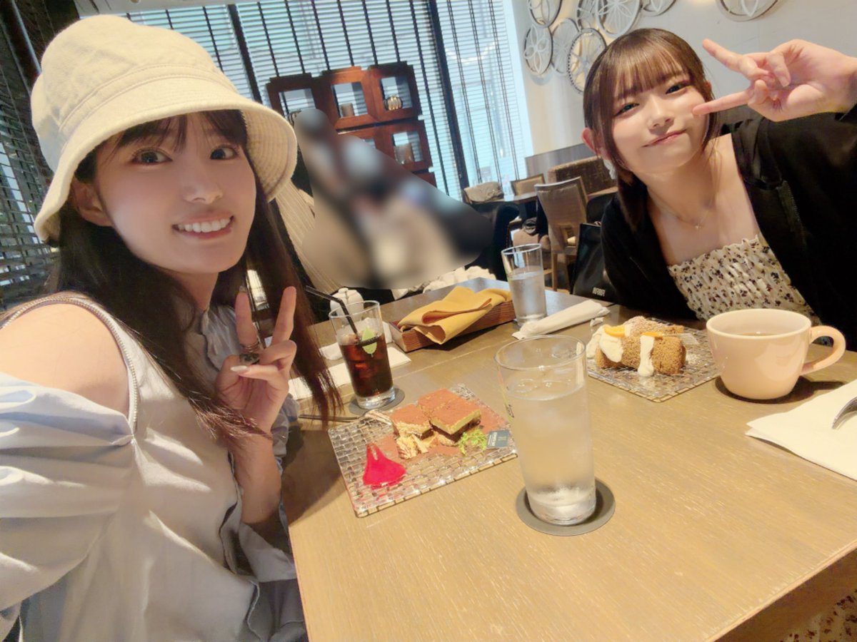 t_chiemi1006's tweet photo. リプライブではお話しましたが、女王ステでご一緒させていただいた小日向美香ちゃんと少し前にお茶してきたよん😌💕
こひちゃん、とってもお話しやすくて、一緒にいると居心地がいい…🥹✨
たのしくて時間があっという間だったから、またすぐにでも遊ぼうね❣️
女王ステのみんなとは、ほぼ毎日会っていたから、今すごく恋しくなっている笑
みなさんに会いたいよー！！！