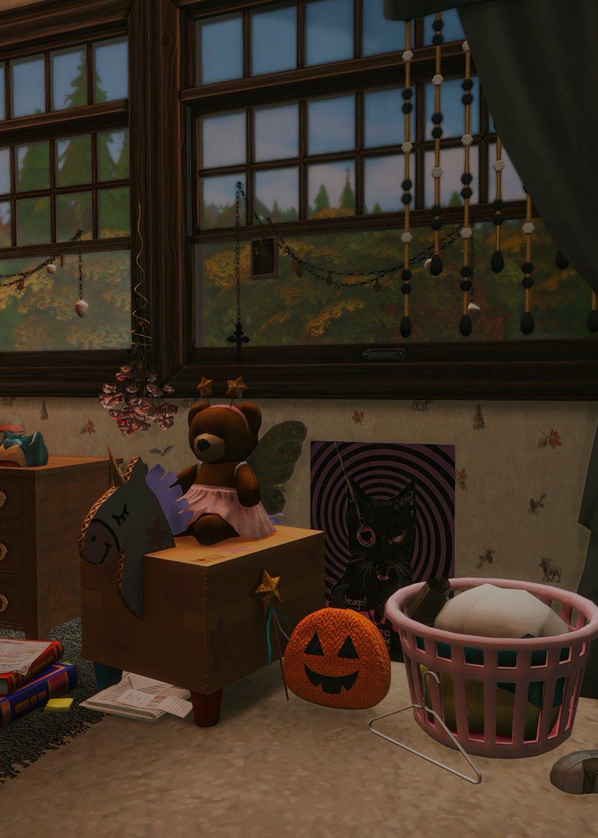 tiredfroggiesim's tweet photo. Solene’s bedroom is one of my favs :) https://t.co/uEycbpbqKa