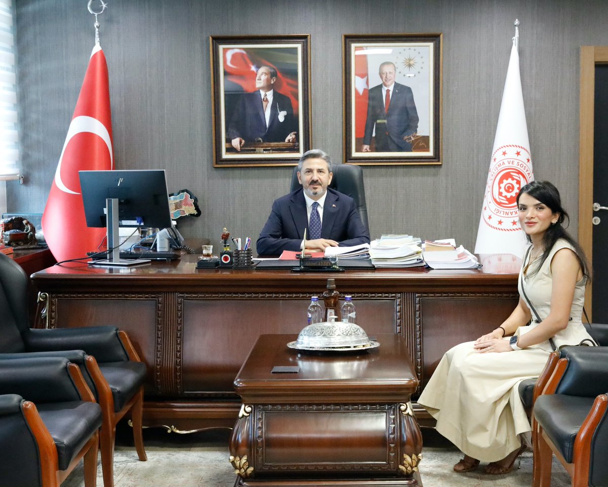 AhmetAYDIN_02's tweet photo. İçişleri Bakanlığı Antalya İl Sivil Toplumla İlişkiler Müdürü Sayın Hüseyin Kurtay, Akıncılar Belediye Başkanı Sayın İsmet Çetinkaya, AK Parti Adıyaman Merkez İlçe Başkan Yardımcısı Sayın Furkan Dündar ve milli sporcumuz, kıymetli hemşehrimiz Sayın Büşra Sarıtemür’ü Bakanlığımızda ağırlamaktan memnuniyet duydum.

Gerçekleştirdiğimiz samimi sohbetlerde; şehirlerimizin gelişimine katkı sağlayacak çalışmalar, sivil toplumun güçlendirilmesi, yerel yönetimler ve gençlerimizin başarı yolculukları üzerine verimli istişarelerde bulunduk.