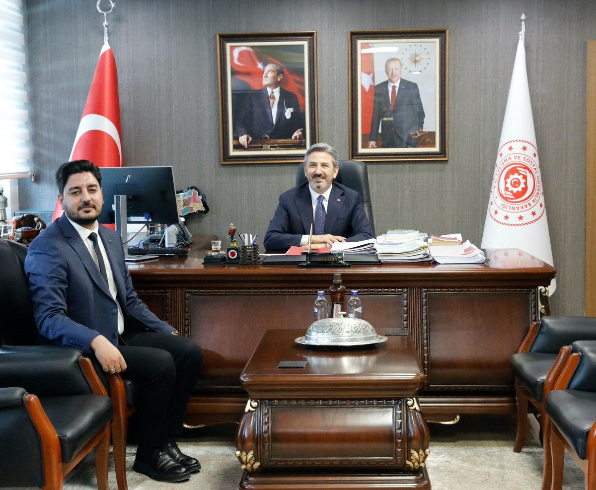 AhmetAYDIN_02's tweet photo. İçişleri Bakanlığı Antalya İl Sivil Toplumla İlişkiler Müdürü Sayın Hüseyin Kurtay, Akıncılar Belediye Başkanı Sayın İsmet Çetinkaya, AK Parti Adıyaman Merkez İlçe Başkan Yardımcısı Sayın Furkan Dündar ve milli sporcumuz, kıymetli hemşehrimiz Sayın Büşra Sarıtemür’ü Bakanlığımızda ağırlamaktan memnuniyet duydum.

Gerçekleştirdiğimiz samimi sohbetlerde; şehirlerimizin gelişimine katkı sağlayacak çalışmalar, sivil toplumun güçlendirilmesi, yerel yönetimler ve gençlerimizin başarı yolculukları üzerine verimli istişarelerde bulunduk.