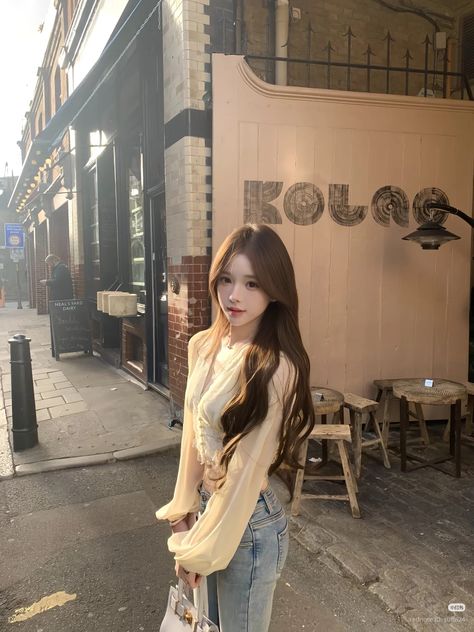 Santisukwong's tweet photo. Sunlit streets, effortless chic
hvO https://t.co/8xlAnOMuVC