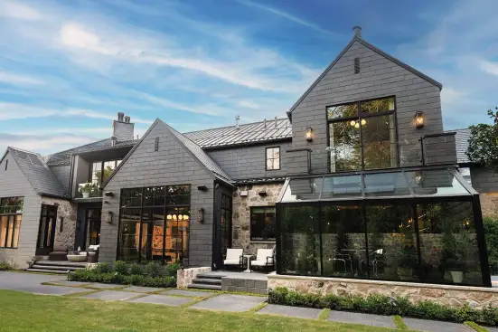 architectmag's tweet photo. Natural slate is not a throwback.

For architects, it is a façade strategy: distinctive, durable, low-maintenance, and increasingly relevant for luxury residential design. 

👉 Learn more: https://t.co/8teHHAFAYk

#Architecture #CustomHomes #ExteriorDesign #NaturalMaterials #HighEndResidential #ZondaMediaIntel #Sponsored #CupaPizarras