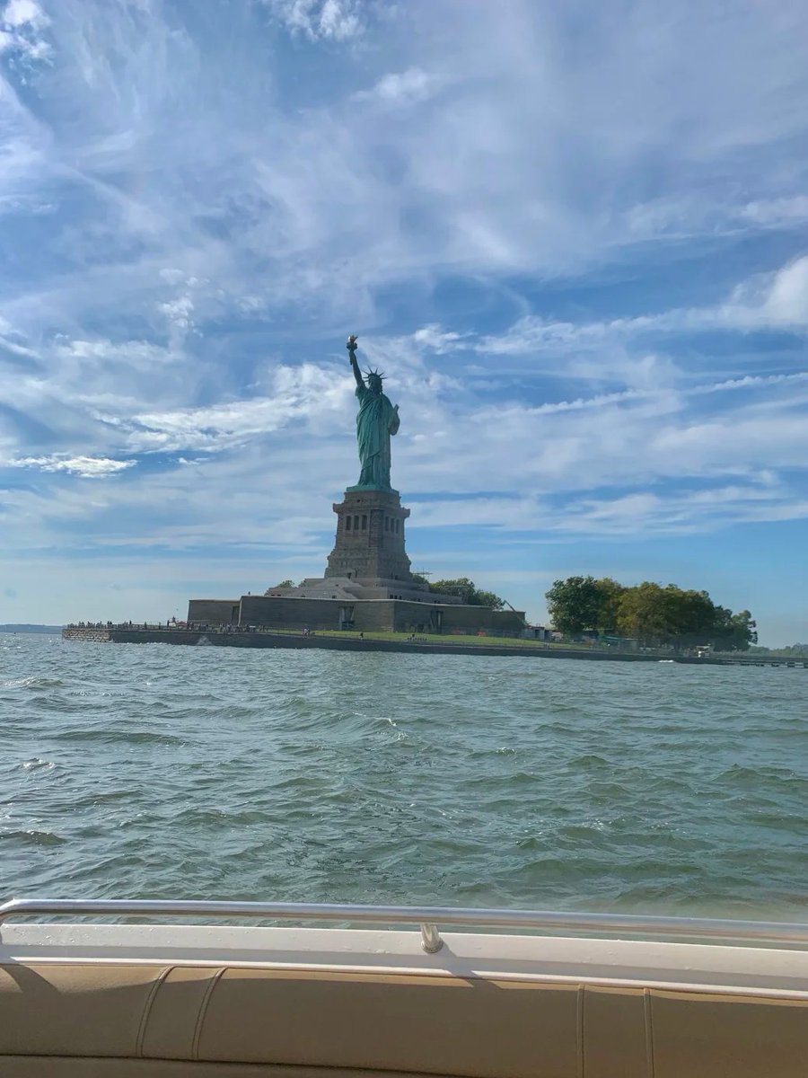 PadsalaDj's tweet photo. The sea breeze here is making me a little dizzy 😅 https://t.co/rnzrv3lUGB