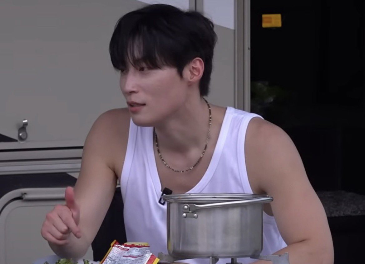 heoohlu's tweet photo. THE WAY I JUST SCREAMED AT MY SCREEN https://t.co/wentyqGRKO