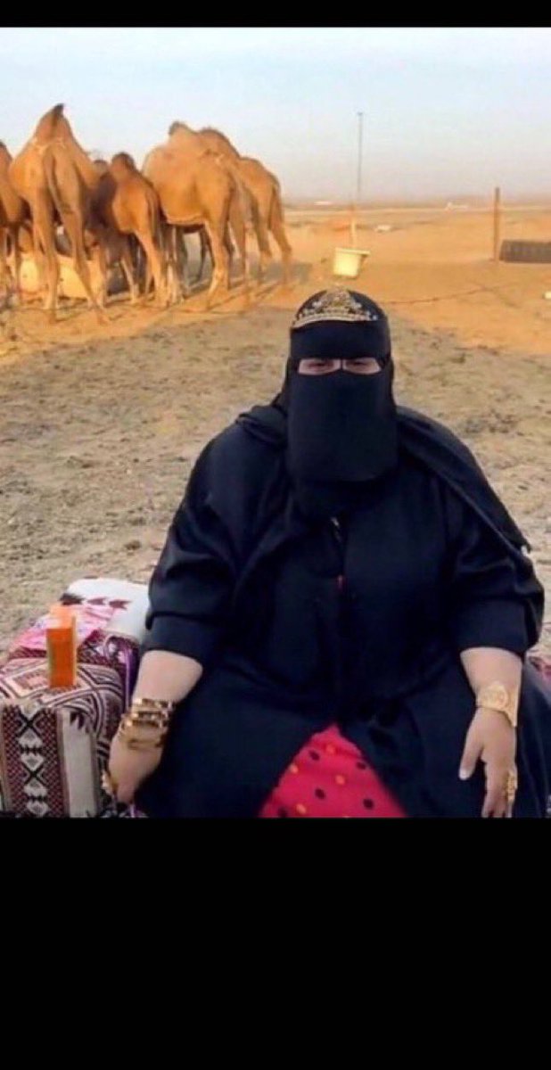 Kkrks7's tweet photo. عجيزك الي من القداماء ماتحب المزلق و الفازلين ماتبي غير تفلتن وسط مفساها و الطاقه مفتوحه عشان يلفحها الهواء و تفوح ريحت خصاي😂😂 https://t.co/3AZ9F0fN48