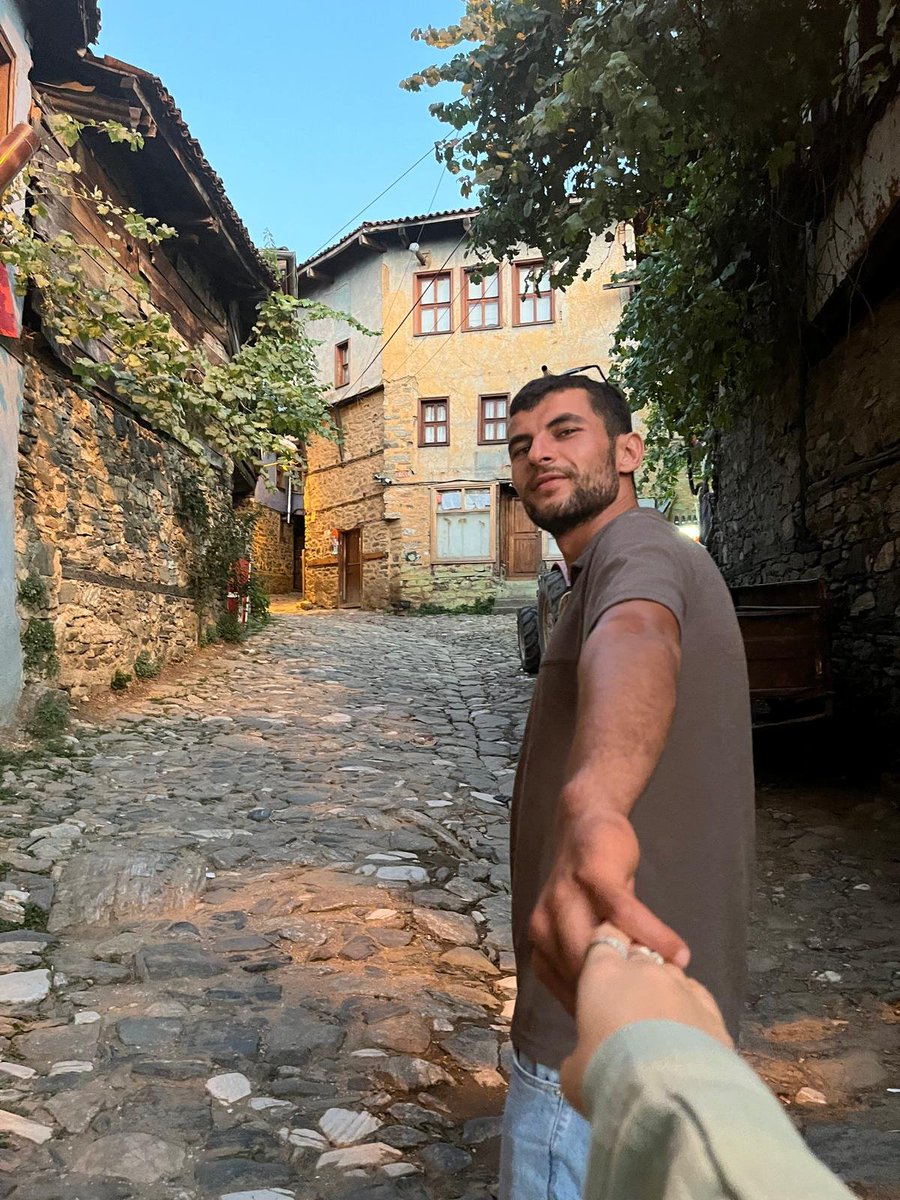 SavasSaydam's tweet photo. "Bu anı yaşayabilmek ve seni bulabilmek için kayıp sandığım herşeye değdi"
Verdiğimiz sözü yerine getirmemize nasip olan Allah'a hamd olsun. https://t.co/uIgawV6zNy