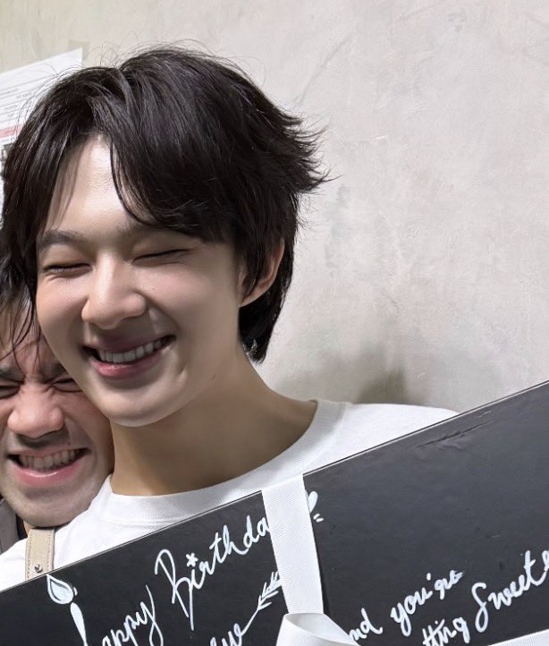 ppetchsp's tweet photo. น่าจะเป็นลุคที่ถ่ายวันนี้เลยด้วยไหมนะ นุนุกับคอนแทคเลนส์เดอะเบสคุ้บ y ㅡ y ♥️ https://t.co/NdN9ypW8bK