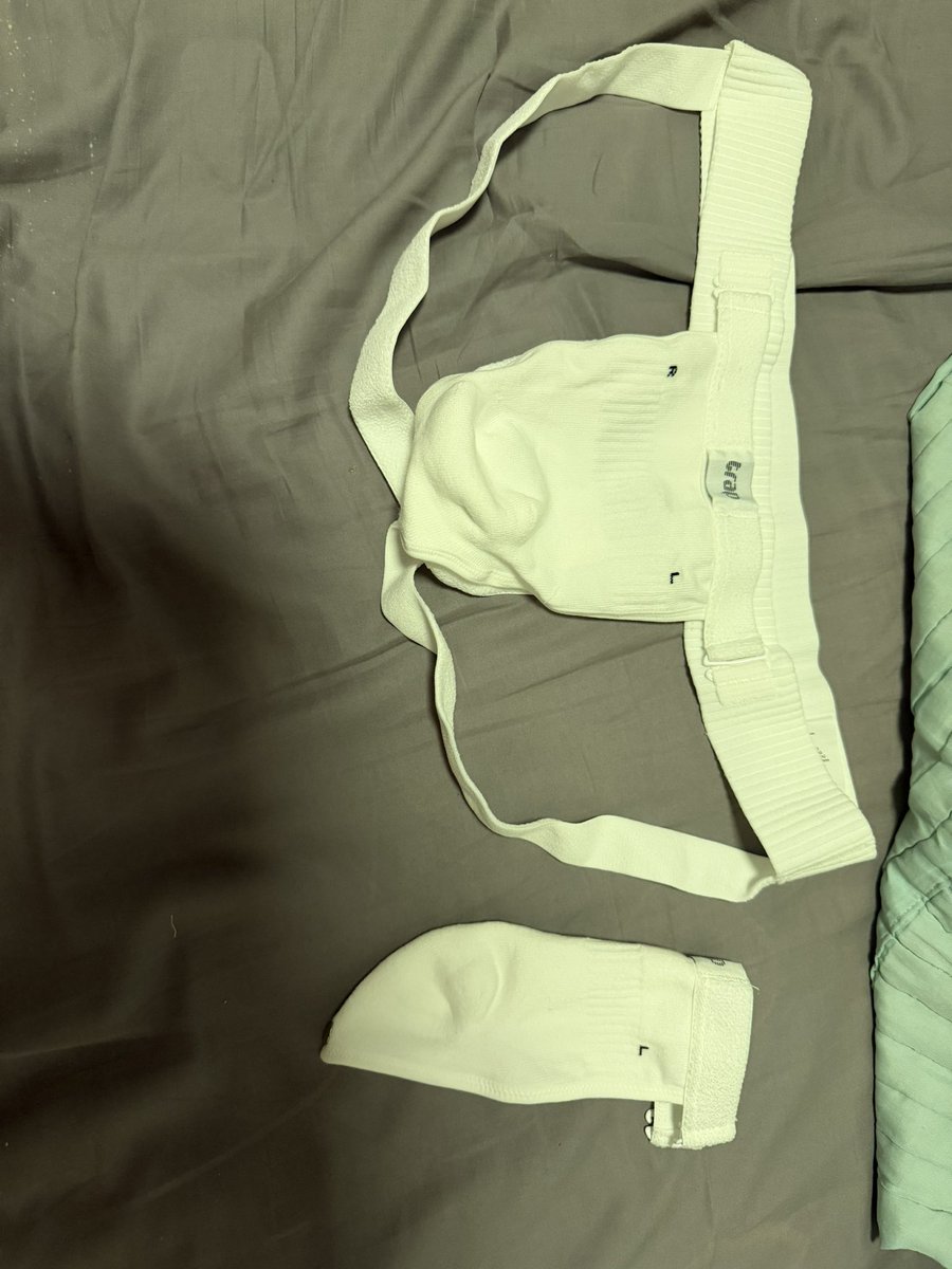 LingMoChen_Xi's tweet photo. 超涩情的白袜双丁，真的好涩还很舒服。

These white sock jockstraps are so damn sexy. And they’re really comfortable too. https://t.co/UD3I0wcqW1
