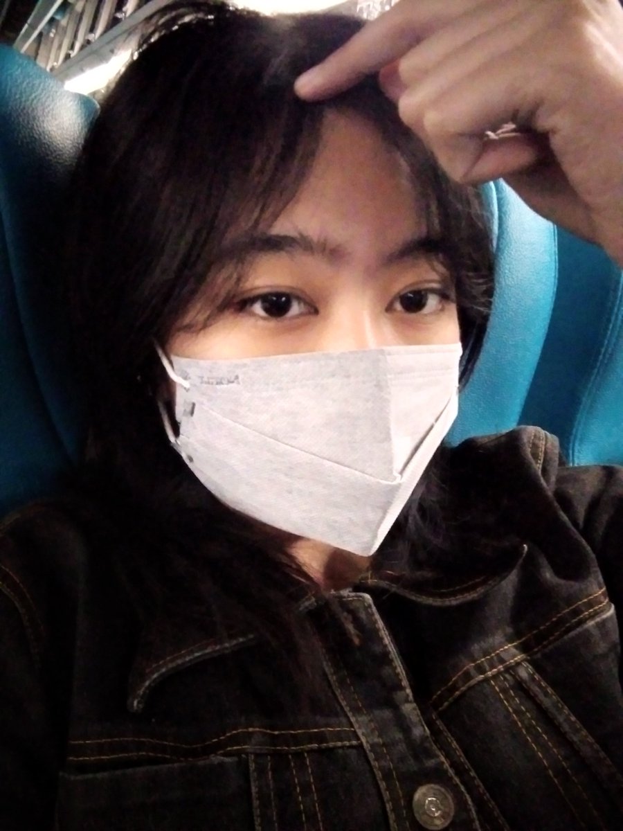 geonbanzz's tweet photo. jam 6 pagi nyampe bandung, jam 9 nya harus udah ada di kantor jiakkhhahahahah https://t.co/iz3YAiaWhs
