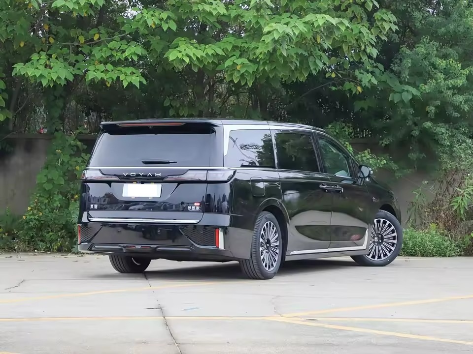 MedihubEnt's tweet photo. 2026 Voyah Dreamer-a Hybrid-electric 7-seater 
Luxury MPV-combines Cutting-edge Technology with Luxurious Features

Price: ₦ 58,248,045

Buying | Shipping | Clearing

🌍 We handle the sourcing, inspection, export processing, shipping coordination, and logistics — giving you a smooth and transparent vehicle importation experience.

Join our Vehicle Pre-Order WhatsApp Group through the link in our bio.

#viralpost #CarImportation #VehicleSourcing #CarsNigeria #ChinaCars #PreOrderCars