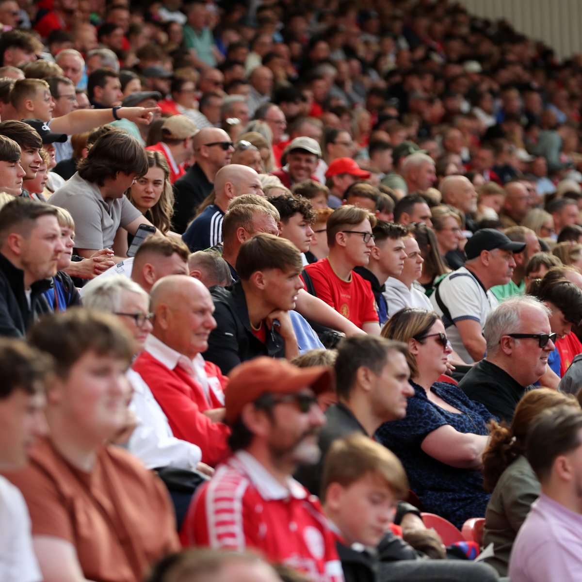 Boro's tweet photo. Tickets for our @SkyBetChamp opener with Lincoln City are on course to sell out 🎟️

More than 27,000 have already been sold ⤵️