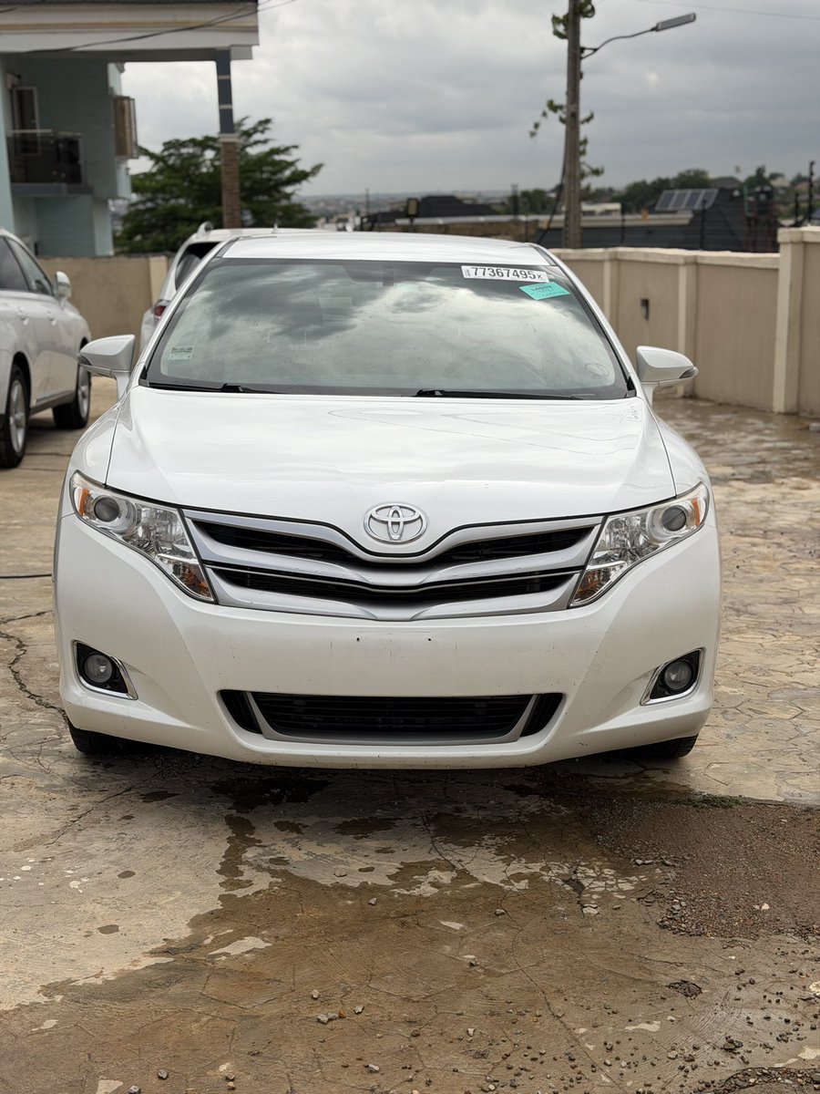 Umarnla's tweet photo. Toyota Venza 2014 XLE 

Custom: April 2026

Location: Ibadan 

Price: 21m 

#CarsForSale #venza #toyotavenza #ibadancars https://t.co/dsIZ78jDWD