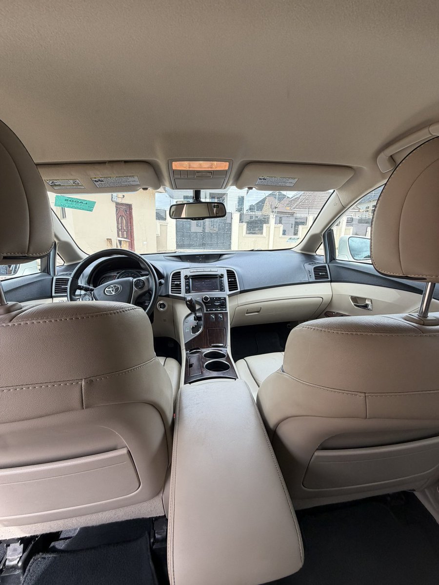 Umarnla's tweet photo. Toyota Venza 2014 XLE 

Custom: April 2026

Location: Ibadan 

Price: 21m 

#CarsForSale #venza #toyotavenza #ibadancars https://t.co/dsIZ78jDWD