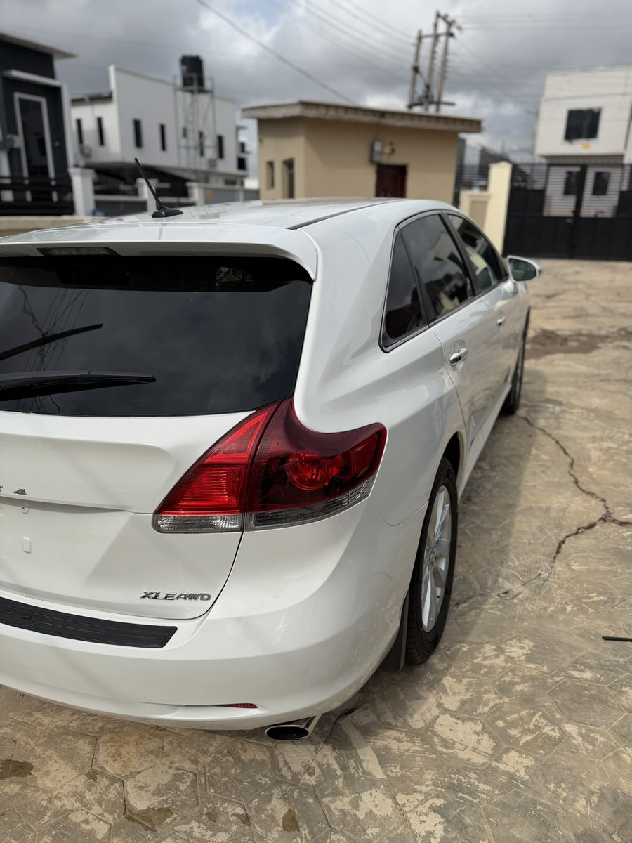 Umarnla's tweet photo. Toyota Venza 2014 XLE 

Custom: April 2026

Location: Ibadan 

Price: 21m 

#CarsForSale #venza #toyotavenza #ibadancars https://t.co/dsIZ78jDWD