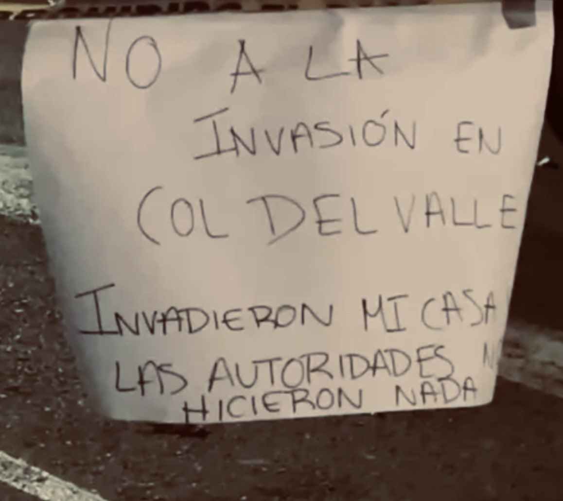 karlaiberia's tweet photo. ¿En serio había que cerrar UNA AVENIDA para que encontraran conexiones criminales en 

705 CASOS DE DESPOJO EN EL CENTRO, 
667 EN NARVARTE y DEL VALLE, 
349 en ROMA, y 
292 en SANTA MARÍA LA RIBERA?

Así la criminalidad tolerada, la omisión judicial en estado puro:

LA IMPUNIDAD PROMOVIDA.