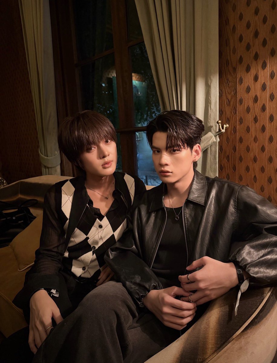 BabyprepNT's tweet photo. โอ้ยชอบมาก อ๊อตโต้ซีทรู กับนอร์ท all black ชอบหว่ะ ถูกจริต อินเนอร์ถึง สายตาถึง ฟิสิกส์ เคมี ชีวะ ก็สู้เหนือโต้ไม่ได้ 

#JaoNorth #ottoottoo #NorthOtto https://t.co/uPo4lPye6a