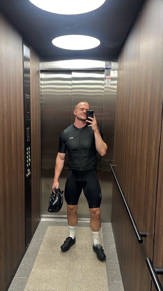 swedishjock's tweet photo. Smelly https://t.co/1jHaDcjpGj
