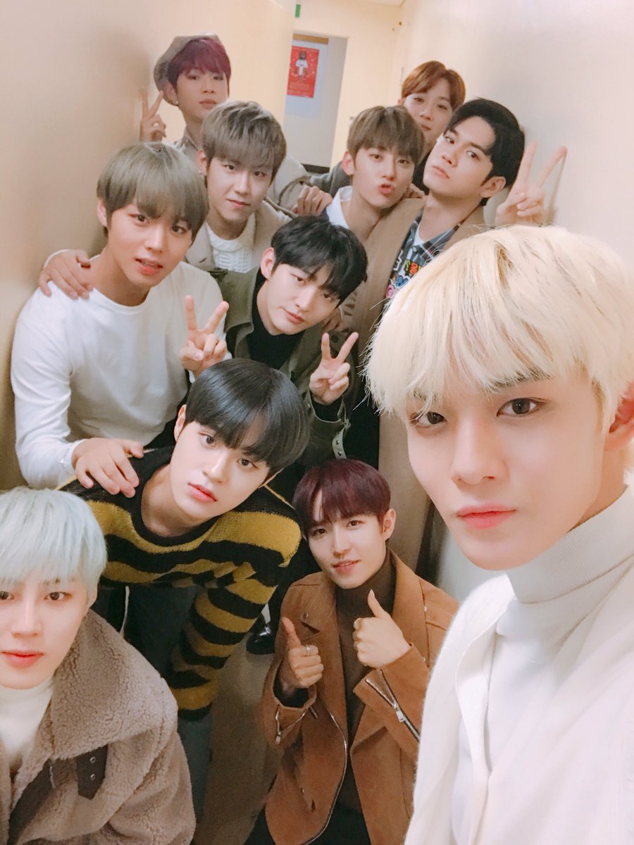 mail_mayday's tweet photo. 워너원 사진 보면 딱 그 시절 (2017~2019년)이 생각나는 필터가 많아서 추억이 저절로 떠오른다🥹 아날로그필름.. B612.. 스노우.. https://t.co/SVME6cjZkw