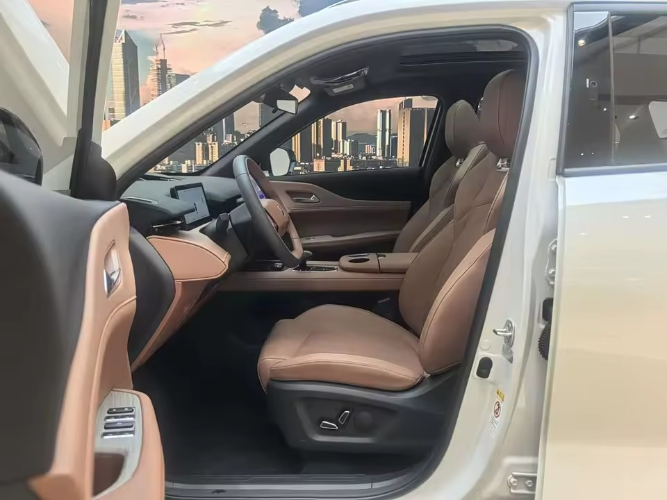 MedihubEnt's tweet photo. Changan UNI-Z 2024 SUV 1.5T PHEV Hybrid

Price: ₦ 30,642,693  

Buying | Shipping | Clearing  

🌍 We handle the sourcing, inspection, export processing, shipping coordination, and logistics — giving you a smooth and transparent vehicle importation experience.  

Join our Vehicle Pre-Order WhatsApp Group through the link in our bio.  

#viralpost #CarImportation #VehicleSourcing #CarsNigeria #ChinaCars #PreOrderCars