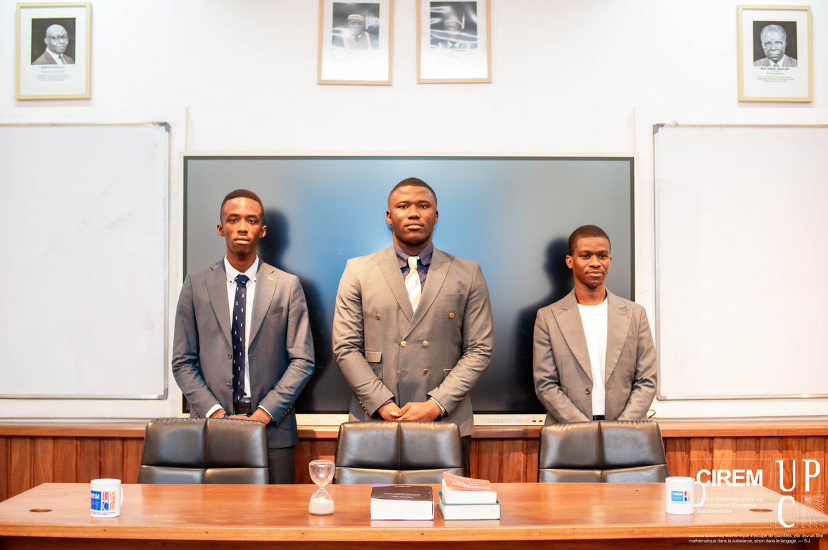 CIREMath's tweet photo. 📸  Retour en images : Cérémonie en l'honneur de Nephthali Cibangu Mbombo, meilleur lauréat de l'année académique 2025-2026. 

Le CIREM a eu le privilège de rendre hommage à Nephthali Cibangu Mbombo, meilleur lauréat de l'UPC pour l'année académique 2025-2026. Il est également récipiendaire du Prix Rawji, décerné chaque année à un diplômé âgé de moins de 25 ans ayant obtenu le meilleur résultat académique. 

Durant cette cérémonie, Nephthali était entouré d'autres lauréats facultaires, notamment Jelly Maweja (~L4 Sciences informatiques), Othniel Massa (~M2 Droit), ainsi que des lauréats du Groupe Genius, venus célébrer ensemble la discipline, le travail et l'excellence. 

⬛️  PALMARÈS. 
— Nephthali Cibangu Mbombo : Mention « Excellent ». 
– Jelly Maweja Navita : Mention « Très Bien ». 
– Othniel Massa Naniza : Mention « Très Bien ». 

Au-delà des distinctions individuelles, cette cérémonie avait pour ambition de rappeler que l'excellence n'est ni le fruit du hasard ni celui du talent seul. Elle est avant tout le résultat d'une discipline constante, d'un travail acharné, d'une grande humilité dans la répétition des efforts. 

Le CIREM adresse ses plus sincères félicitations à l'ensemble de ces brillants lauréats et leur souhaite une suite du parcours compatible à la hauteur de leur potentiel et de leur discipline.