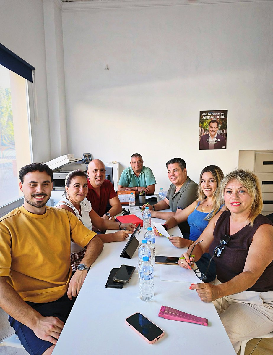 PPCartama's tweet photo. 📋 Agosto también es tiempo de trabajo y planificación.

En el Partido Popular de Cártama seguimos reuniéndonos para preparar los asuntos municipales de este mes, analizar las necesidades de nuestros vecinos y coordinar las próximas iniciativas del Grupo Municipal. https://t.co/THXehwfWlX