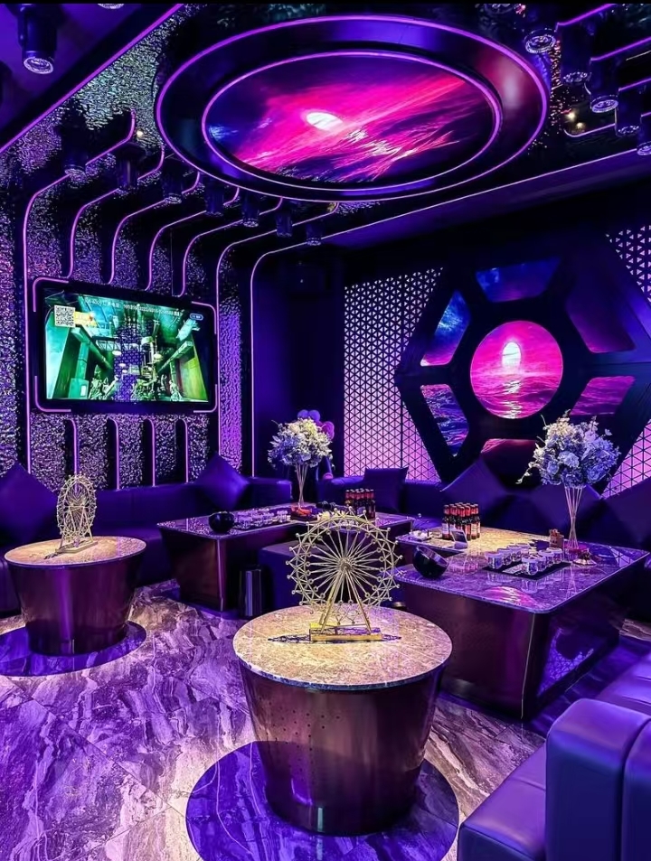 acew_iwan's tweet photo. Just turned up at KTV with the crew—belting our favorite old pop tracks like nobody’s watching, snacks in hand and vocals on 100! Tonight’s all about good vibes and unforgettable sing-alongs https://t.co/ki9Eq1t2oE