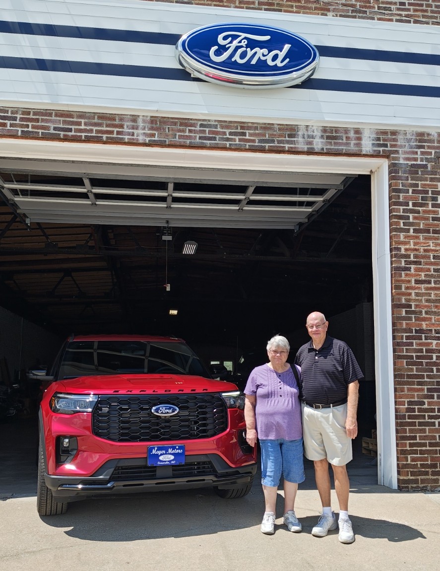 meyer_motors's tweet photo. Thank you, Jim &amp; Gale Vogt, for the purchase of your Explorer ST-Line!!
#explorerSTline
#fordexplorer
#meyermotorsinc
#loyalcustomers
#builtfordproud https://t.co/dA0I2rRhMY
