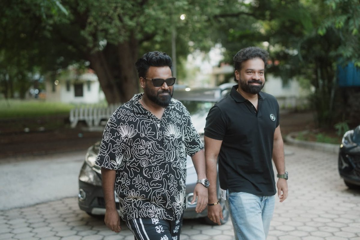 rs_prakash3's tweet photo. .@simonkking is one of the most underrated music directors out there. His work is always fresh and interesting. Looking forward to what he’s cooked up for #Vadhandhi2!

#SimonKKing https://t.co/wQI4Risa9J