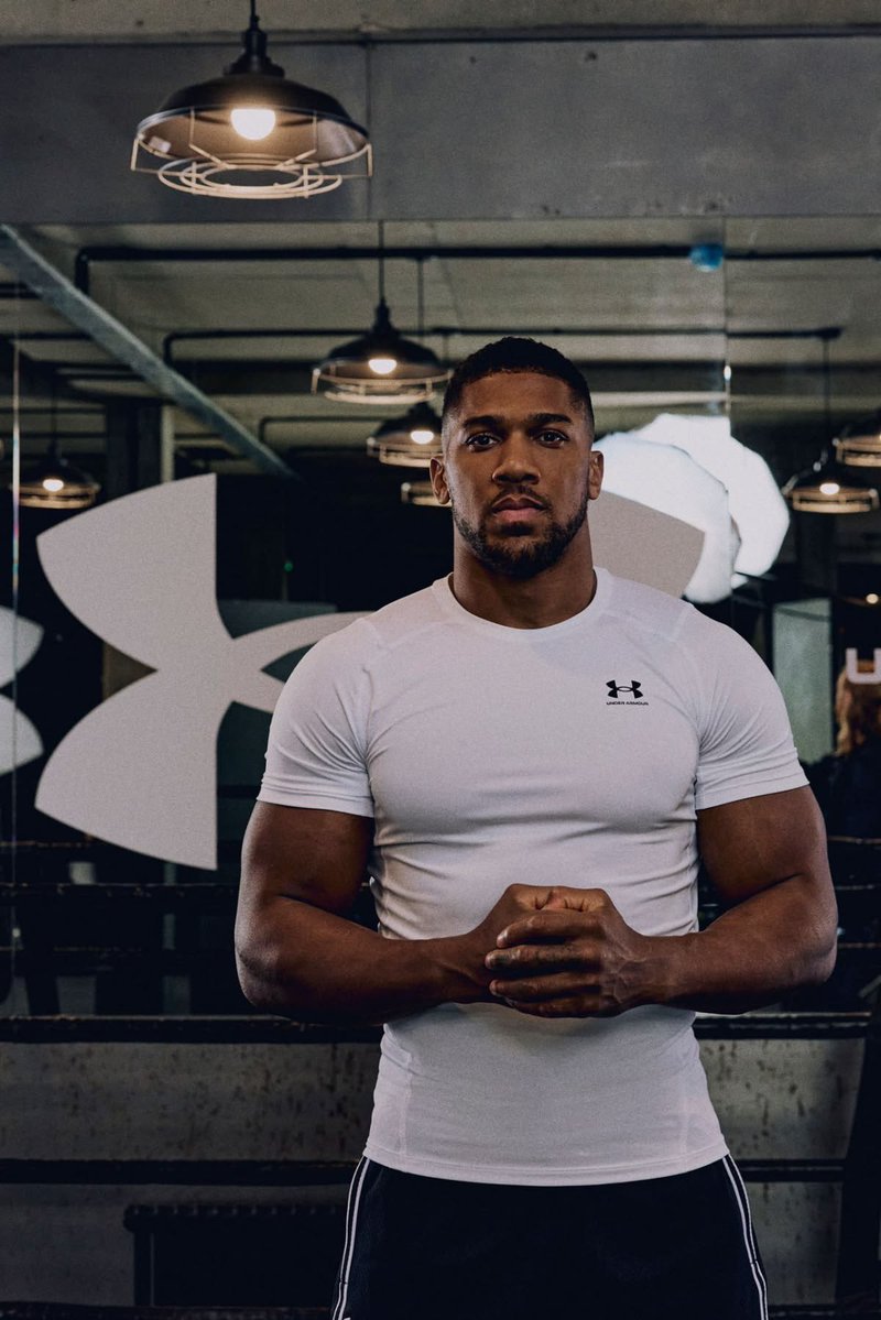 FrenchRapUS's tweet photo. 🚨 Le boxeur Anthony Joshua a demandé à Thierry Henry pourquoi la France produit autant de footballeurs de classe mondiale…

« On ne pourra jamais battre le football de rue, sur le béton. Beaucoup de nos meilleurs joueurs viennent des banlieues parisiennes. On a grandi en jouant un football brut, dans la rue. » 💪🏼