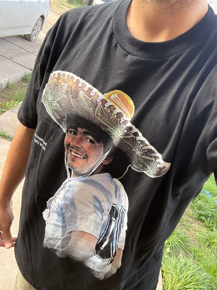 NachoFloricich's tweet photo. Vengo a traer buena data por acá.
En https://t.co/phgjp3cZFi sacamos una cápsula con remerones del Diego, Messi y Argentina. Para quien quiera, los esperamos en Ig🤩 o por DM. https://t.co/TLP3n52uM5
