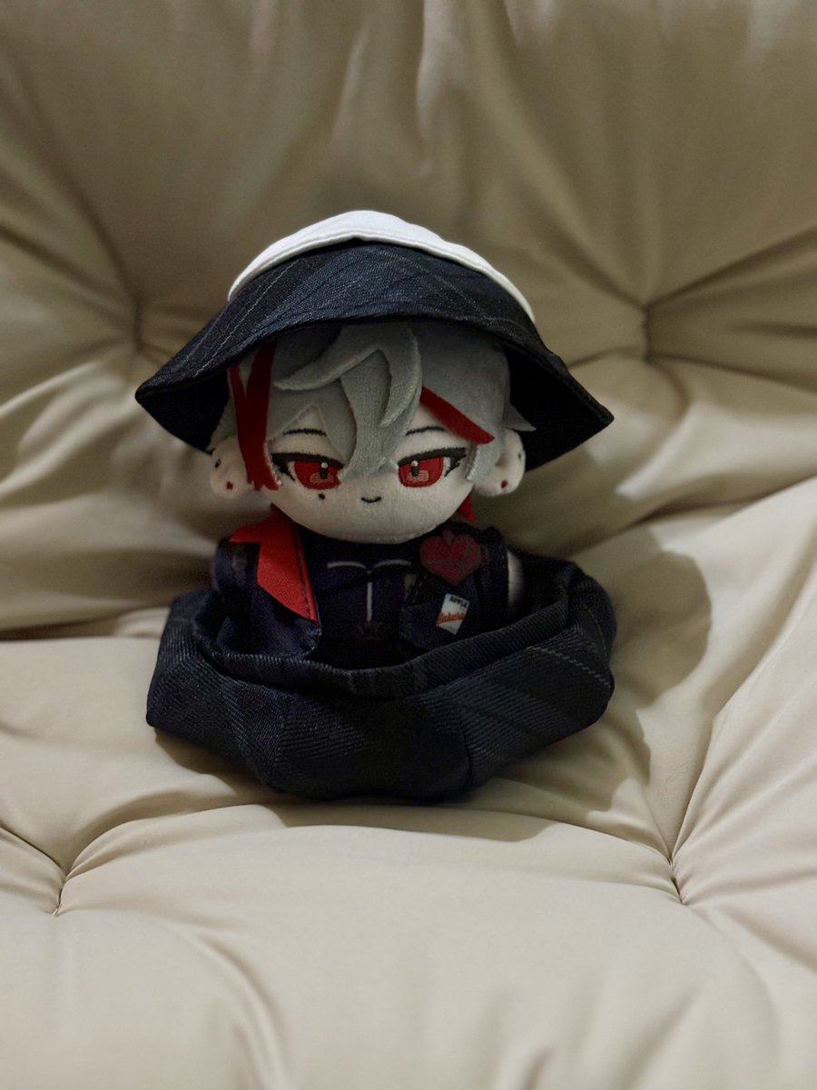 minisuyi's tweet photo. 賣家寄錯娃衣尺寸怎麼辦

朋友：帽子可以當船了
：那這個就是斗笠了ᕕ(ᐛ)ᕗ https://t.co/RR8b8vFQZi