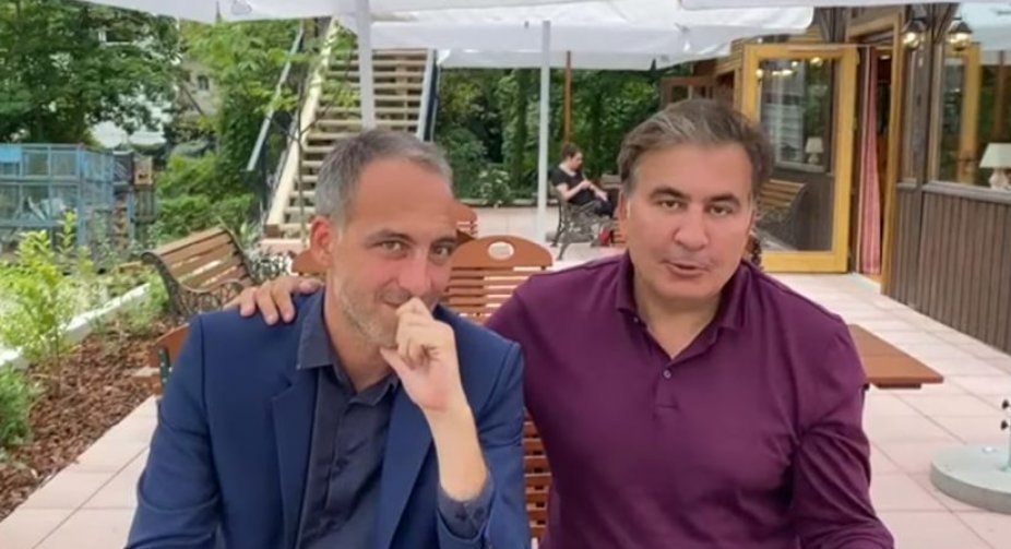 ChiabertoMarine's tweet photo. 🔴📢 Raphaël Glucksmann est avant tout l'ancien conseiller du dictateur géorgien Mikheïl Saakachvili, aujourd'hui en prison, pour abus de pouvoir et assassinats !

➡️ La candidature Glucksmann est une totale imposture ! https://t.co/AAaF52t4qZ