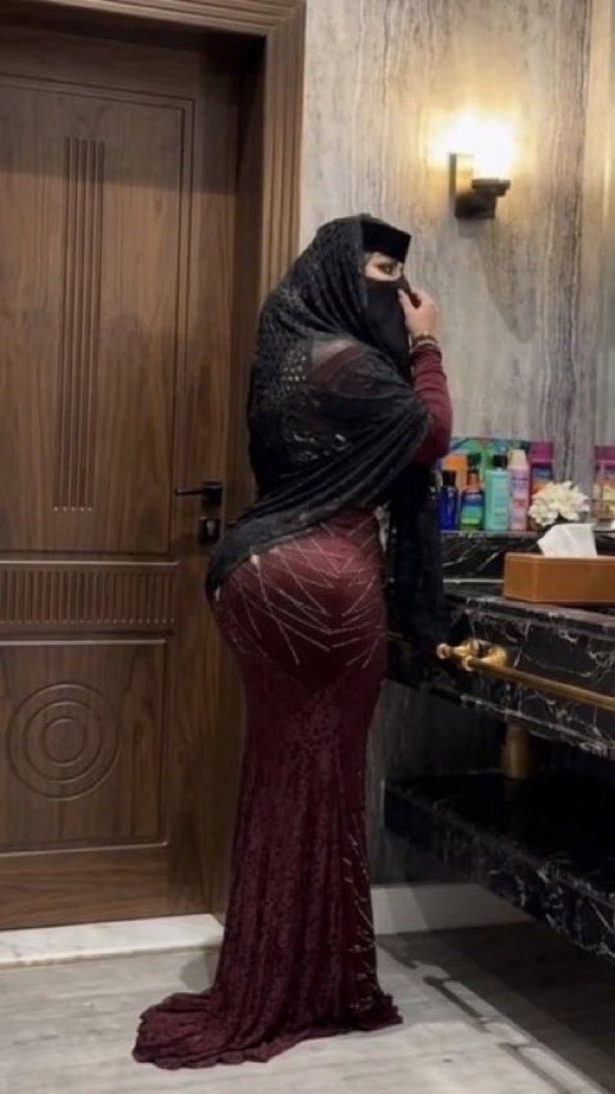 Kkrks7's tweet photo. انت فحل وكلمتك محسوبه بين الرياجيل لاكن قدام مضرط عجيزك لامنك قعدت معاها فصاله ماتقدر تقاوم مضرطها الكبير المترهل وكرشتها الطايحه مغطيه على كسيسها الاسود اقلط اديثك بكل ستر ياولد المشحمه https://t.co/PGOu4lN9HO